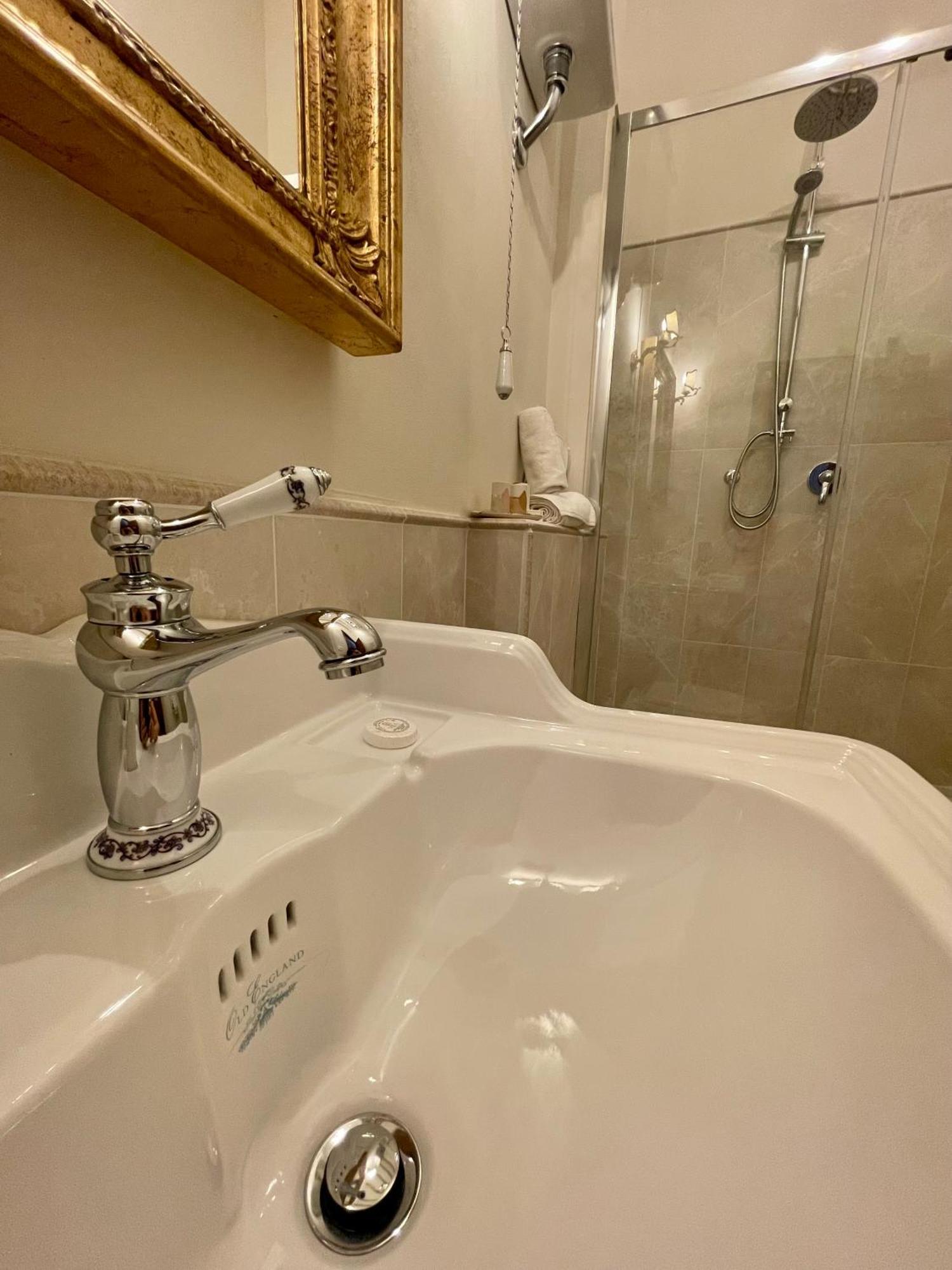Residenza Dei Ricci Bed & Breakfast Chiusi Bagian luar foto